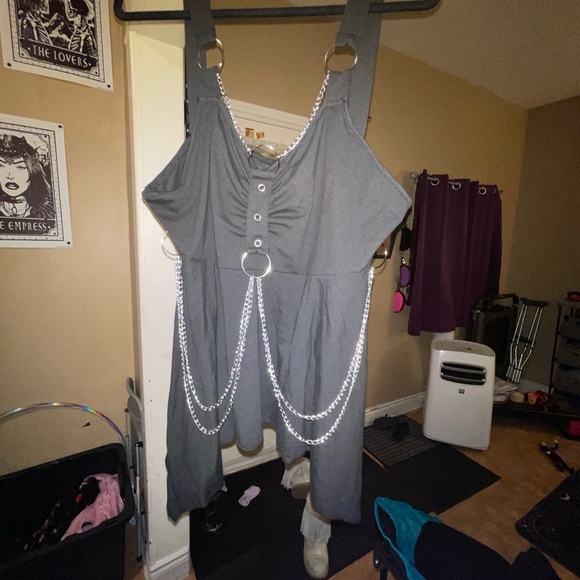 Chain detail top. - Picture 4 of 4